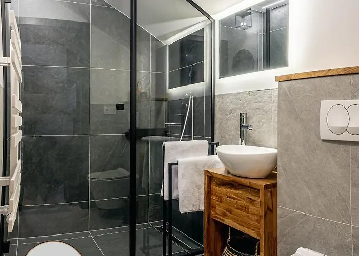 Na Osi Gondoli - Wyciagi Narciarskie, Trasy Rowerowe Tylko 70 Metrow